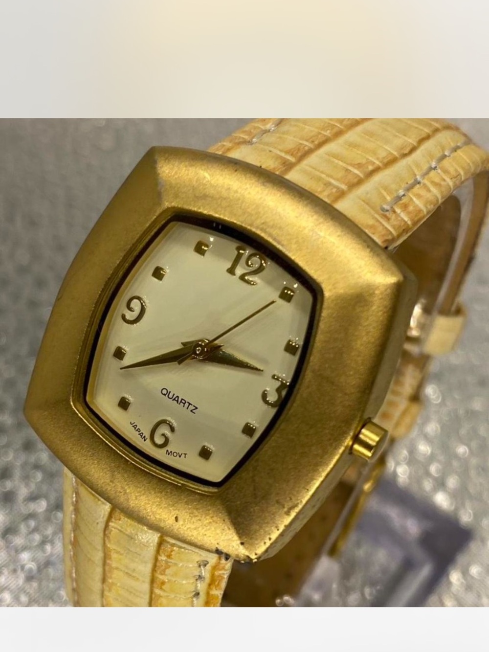 *** Gold-Tone  ^^^ Square Face Quartz Watch / Crème  Croc Strap ^*^